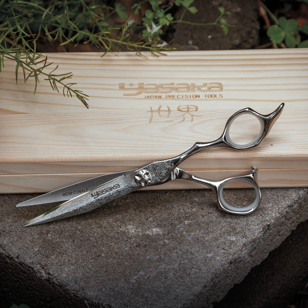 Tijera Yasaka Filo de Navaja Kissaki (903)